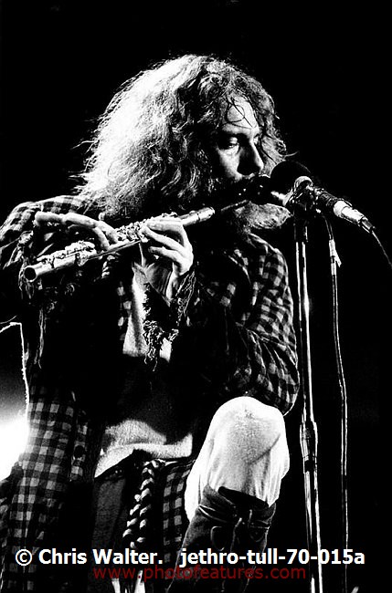 Jethro Tull jethro-tull-70-015a photography by © Chris Walter Photo of Jethro Tull for media use , reference; jethro-tull-70-015a,www.photofeatures.com