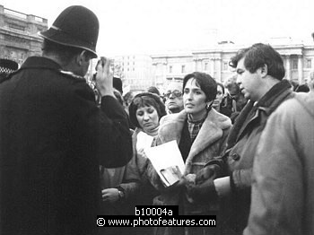 Photo of Joan Baez by Chris Walter , reference; b10004a,www.photofeatures.com