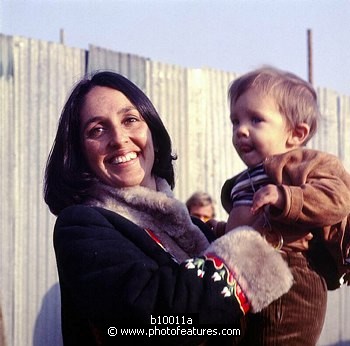 Photo of Joan Baez by Chris Walter , reference; b10011a,www.photofeatures.com
