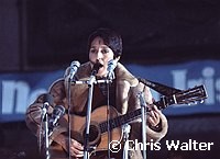 Photo of Joan Baez 1976 in Trafalgar Square<br> Chris Walter<br>