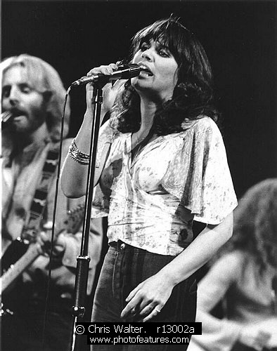 Linda Ronstadt photography by © Chris Walter Photo of Linda Ronstadt for media use , reference; r13002a,www.photofeatures.com