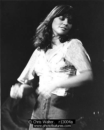 Linda Ronstadt photography by © Chris Walter Photo of Linda Ronstadt for media use , reference; r13004a,www.photofeatures.com