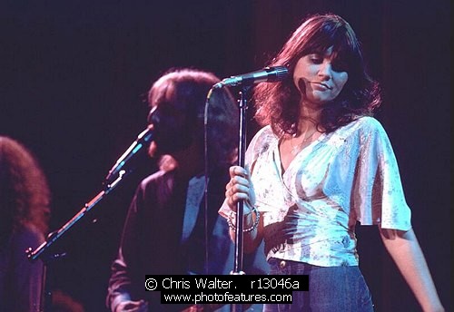 Linda Ronstadt photography by © Chris Walter Photo of Linda Ronstadt for media use , reference; r13046a,www.photofeatures.com
