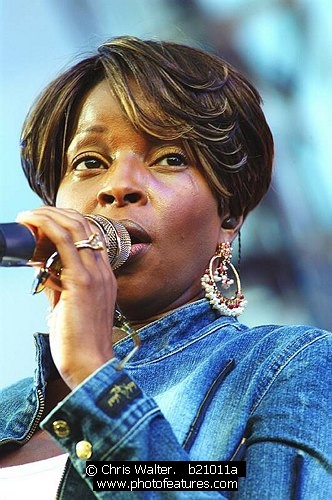 Photo of Mary J Blige by Chris Walter , reference; b21011a,www.photofeatures.com