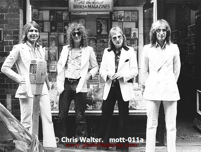 Photo of Mott The Hoople for media use , reference; mott-011a,www.photofeatures.com