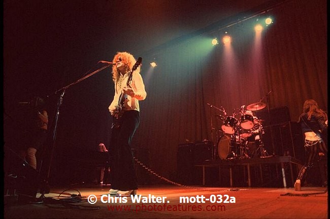 Photo of Mott The Hoople for media use , reference; mott-032a,www.photofeatures.com