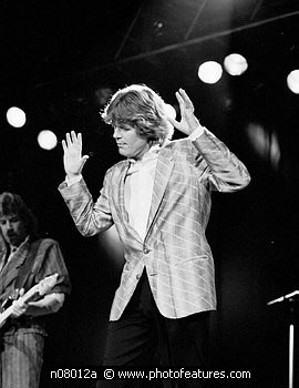 Photo of Peter Noone by Chris Walter , reference; n08012a,www.photofeatures.com