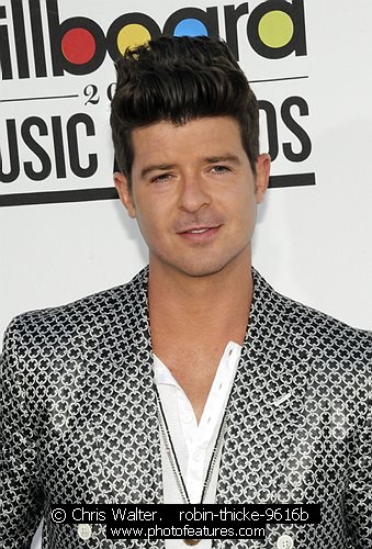 Robin Thicke robin-thicke-9616b photography by © Chris Walter Photo of Robin Thicke for media use , reference; robin-thicke-9616b,www.photofeatures.com