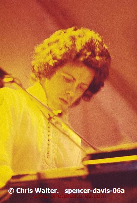 Photo of Spencer Davis for media use , reference; spencer-davis-06a,www.photofeatures.com