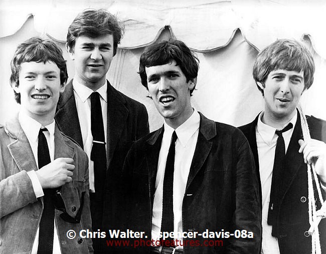 Photo of Spencer Davis for media use , reference; spencer-davis-08a,www.photofeatures.com