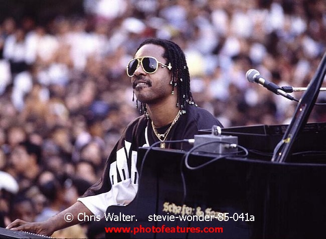 Photo of Stevie Wonder for media use , reference; stevie-wonder-85-041a,www.photofeatures.com
