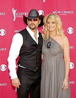 Photo of Tim McGraw and Faith Hill