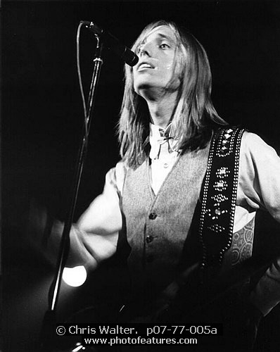 Photo of Tom Petty for media use , reference; p07-77-005a,www.photofeatures.com