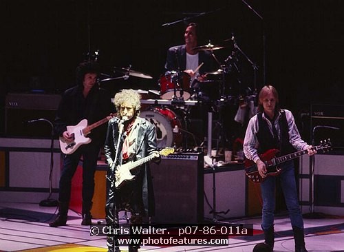 Photo of Tom Petty for media use , reference; p07-86-011a,www.photofeatures.com