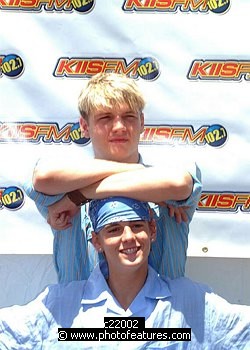 Photo of Aaron & Nick Carter at 102.7 KIIS-FM's 2002 Wango Tango , reference; c22002