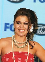 Photo of Kelly Clarkson