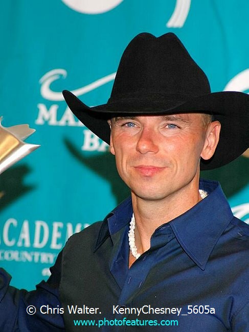 Photo of 2005 ACM Awards for media use , reference; KennyChesney_5605a,www.photofeatures.com