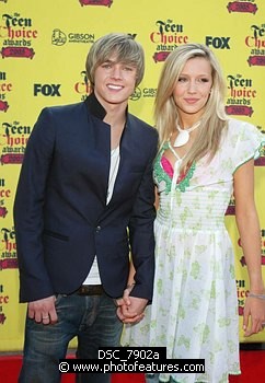 Photo of Jesse McCartney and guest<br>at the 2005 Teen Choice Awards at the Gibson Amphitheatre in Universal City, August 14th 2005. Photo by Chris Walter/Photofeatures. , reference; DSC_7902a