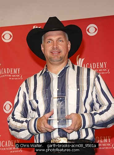 Photo of 2008 ACM Awards by Chris Walter , reference; garth-brooks-acm08_9581a,www.photofeatures.com