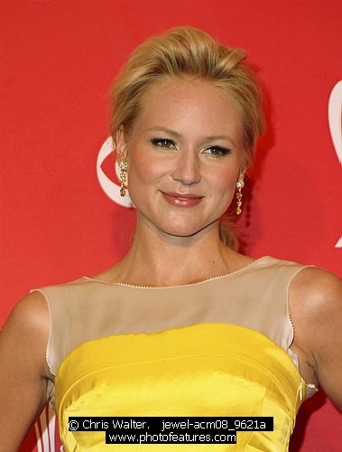 Photo of 2008 ACM Awards by Chris Walter , reference; jewel-acm08_9621a,www.photofeatures.com