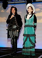 Photo of Alice Cooper and Sheryl Cooper
