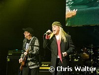 Cheap Trick Rick Nielsen and Robin Zander at Alice Cooper's Christmas Pudding show for his Solid Rock Foundation Charity at Dodge Theatre in Phoenix, Arizona, December 18th 2004. Photo by Chris Walter/Photofeatures.