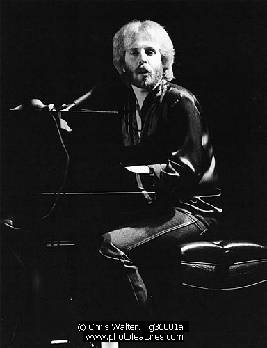 Photo of Andrew Gold by Chris Walter , reference; g36001a,www.photofeatures.com