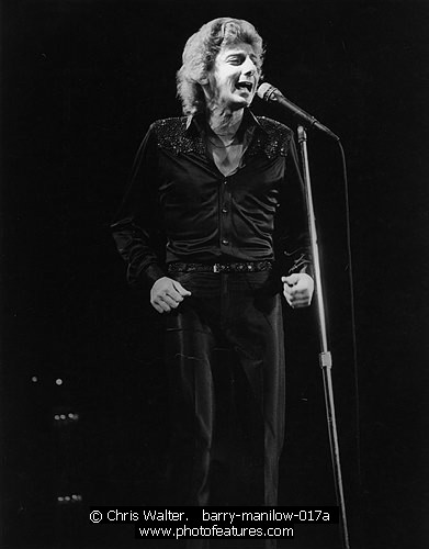 Photo of Barry Manilow by Chris Walter , reference; barry-manilow-017a,www.photofeatures.com