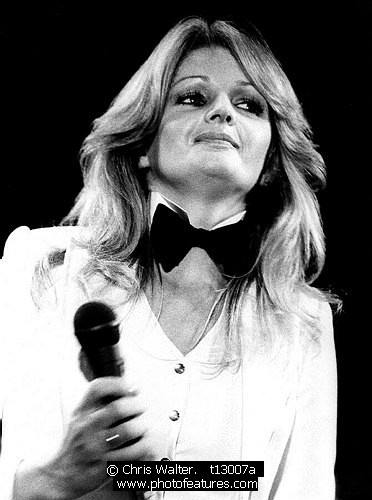 Photo of Bonnie Tyler by Chris Walter , reference; t13007a,www.photofeatures.com