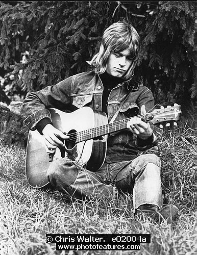 Photo of Dave Edmunds for media use , reference; e02004a,www.photofeatures.com