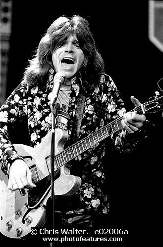 Photo of Dave Edmunds for media use , reference; e02006a,www.photofeatures.com