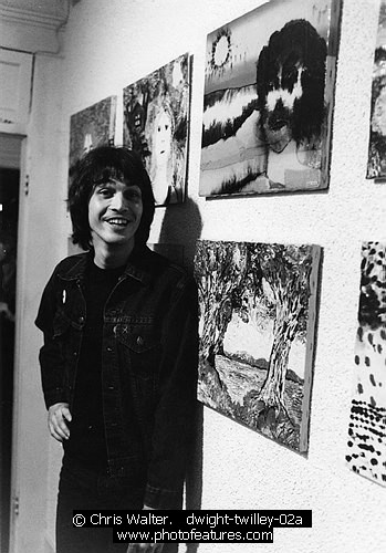 Photo of Dwight Twilley by Chris Walter , reference; dwight-twilley-02a,www.photofeatures.com