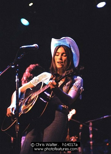 Photo of Emmylou Harris by Chris Walter , reference; h14017a,www.photofeatures.com