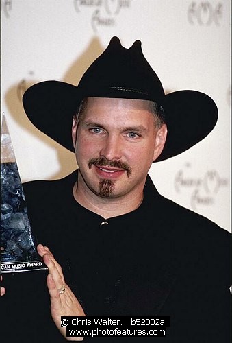 Photo of Garth Brooks by Chris Walter , reference; b52002a,www.photofeatures.com