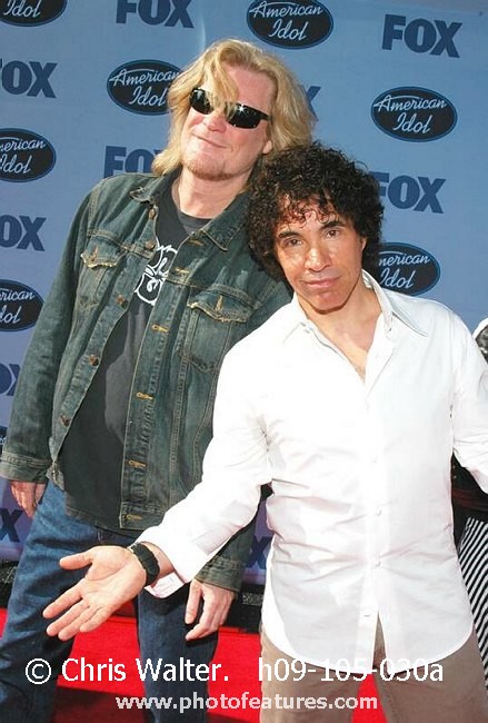Photo of Daryl Hall and John Oates for media use , reference; h09-105-030a,www.photofeatures.com