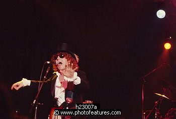 Photo of Ian Hunter by Chris Walter , reference; h23007a,www.photofeatures.com