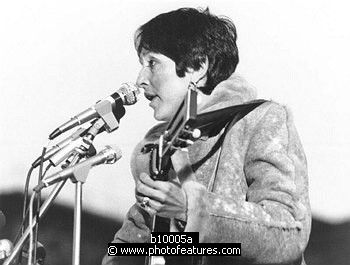 Photo of Joan Baez by Chris Walter , reference; b10005a,www.photofeatures.com