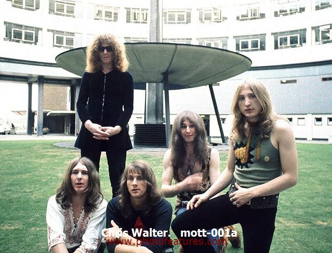 Photo of Mott The Hoople for media use , reference; mott-001a,www.photofeatures.com