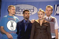 Photo of No Doubt 1998 with Gwen Stefani