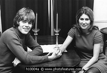 Photo of Peter Noone by Chris Walter , reference; h10004a,www.photofeatures.com