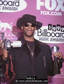 Photo of R Kelly by Chris Walter , reference; kelly1a,www.photofeatures.com