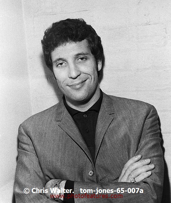 Photo of Tom Jones for media use , reference; tom-jones-65-007a,www.photofeatures.com